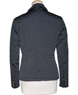 La garantie Once Again : 448611 vêtements d'occasion de marque en état irréprochable.