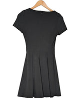 Expérience d'achat simple et satisfaisante pour cette fripe 471605 de qualité, offert par Once Again.