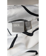 542508 Once Again, la référence de la friperie en ligne pour des achats de vêtements d'occasion sans souci et en état parfait.