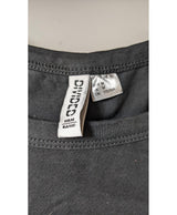 La garantie Once Again : 544576 vêtements d'occasion de marque en état irréprochable.