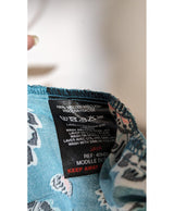 Expérience d'achat simple et satisfaisante pour cette fripe 546660 de qualité, offert par Once Again.