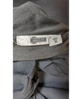 Expérience d'achat simple et satisfaisante pour cette fripe 558293 de qualité, offert par Once Again.