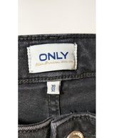 Expérience d'achat simple et satisfaisante pour cette fripe 560033 de qualité, offert par Once Again.