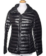 Le choix intelligent pour la mode durable, cette pièce 560076 Once Again allie parfait état et prix abordable.