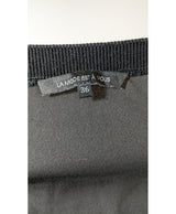 Expérience d'achat simple et satisfaisante pour cette fripe 561855 de qualité, offert par Once Again.