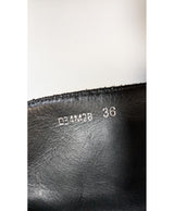 Élégance responsable avec cette pièce vintage 562046 en parfait état, sélectionnée par Once Again.