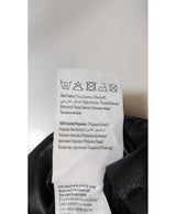 562223 Once Again, la référence de la friperie en ligne pour des achats de vêtements d'occasion sans souci et en état parfait.