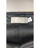 La garantie Once Again : 562537 vêtements d'occasion de marque en état irréprochable.