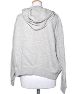 562888 Once Again, la référence de la friperie en ligne pour des achats de vêtements d'occasion sans souci et en état parfait.