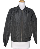 Le choix intelligent pour la mode durable, cette pièce 563123 Once Again allie parfait état et prix abordable.