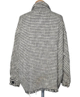 563127 Once Again, la référence de la friperie en ligne pour des achats de vêtements d'occasion sans souci et en état parfait.