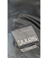 563528 Once Again, la référence de la friperie en ligne pour des achats de vêtements d'occasion sans souci et en état parfait.