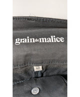 La garantie Once Again : 565720 vêtements d'occasion de marque en état irréprochable.