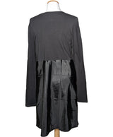 566468 Once Again, la référence de la friperie en ligne pour des achats de vêtements d'occasion sans souci et en état parfait.