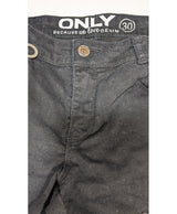 Expérience d'achat simple et satisfaisante pour cette fripe 567201 de qualité, offert par Once Again.