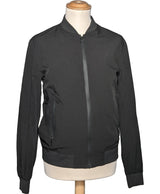 La garantie Once Again : 568539 vêtements d'occasion de marque en état irréprochable.