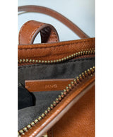 Le choix intelligent pour la mode durable, cette pièce 568899 Once Again allie parfait état et prix abordable.