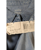 568902 Once Again, la référence de la friperie en ligne pour des achats de vêtements d'occasion sans souci et en état parfait.