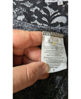 Expérience d'achat simple et satisfaisante pour cette fripe 569035 de qualité, offert par Once Again.