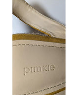 Le choix intelligent pour la mode durable, cette pièce 569170 Once Again allie parfait état et prix abordable.