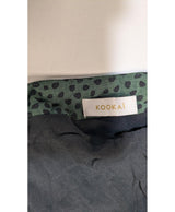 La garantie Once Again : 569274 vêtements d'occasion de marque en état irréprochable.