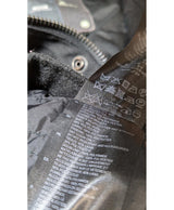 La garantie Once Again : 569547 vêtements d'occasion de marque en état irréprochable.