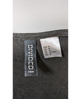 569682 Once Again, la référence de la friperie en ligne pour des achats de vêtements d'occasion sans souci et en état parfait.