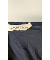 569708 Once Again, la référence de la friperie en ligne pour des achats de vêtements d'occasion sans souci et en état parfait.