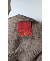569839 Once Again, la référence de la friperie en ligne pour des achats de vêtements d'occasion sans souci et en état parfait.