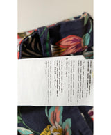 570975 Once Again, la référence de la friperie en ligne pour des achats de vêtements d'occasion sans souci et en état parfait.