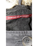 Expérience d'achat simple et satisfaisante pour cette fripe 571164 de qualité, offert par Once Again.
