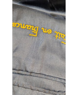 La garantie Once Again : 571755 vêtements d'occasion de marque en état irréprochable.