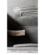 La garantie Once Again : 571833 vêtements d'occasion de marque en état irréprochable.