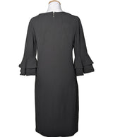 572429 Once Again, la référence de la friperie en ligne pour des achats de vêtements d'occasion sans souci et en état parfait.