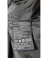 572637 Once Again, la référence de la friperie en ligne pour des achats de vêtements d'occasion sans souci et en état parfait.