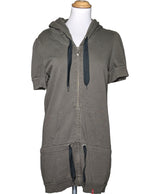 La garantie Once Again : 574615 vêtements d'occasion de marque en état irréprochable.