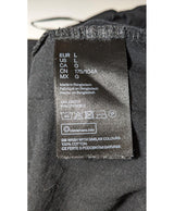 Expérience d'achat simple et satisfaisante pour cette fripe 575822 de qualité, offert par Once Again.