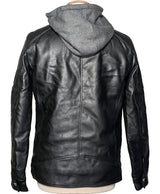 Le choix intelligent pour la mode durable, cette pièce 577698 Once Again allie parfait état et prix abordable.