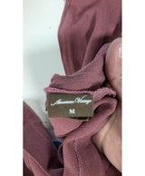 577848 Once Again, la référence de la friperie en ligne pour des achats de vêtements d'occasion sans souci et en état parfait.