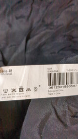 578649 Once Again, la référence de la friperie en ligne pour des achats de vêtements d'occasion sans souci et en état parfait.