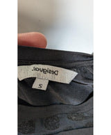 Shopping simplifié avec Once Again pour 578869 : trouvez des pièces uniques en très bon état en quelques clics.