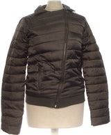 Le choix intelligent pour la mode durable, cette pièce 449717 Once Again allie parfait état et prix abordable.