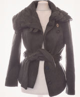 Le choix intelligent pour la mode durable, cette pièce 458327 Once Again allie parfait état et prix abordable.
