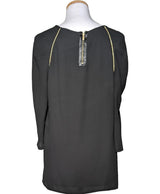 469805 Once Again, la référence de la friperie en ligne pour des achats de vêtements d'occasion sans souci et en état parfait.
