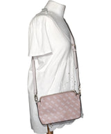 534119 Sacs GUESS Occasion Vêtement occasion seconde main