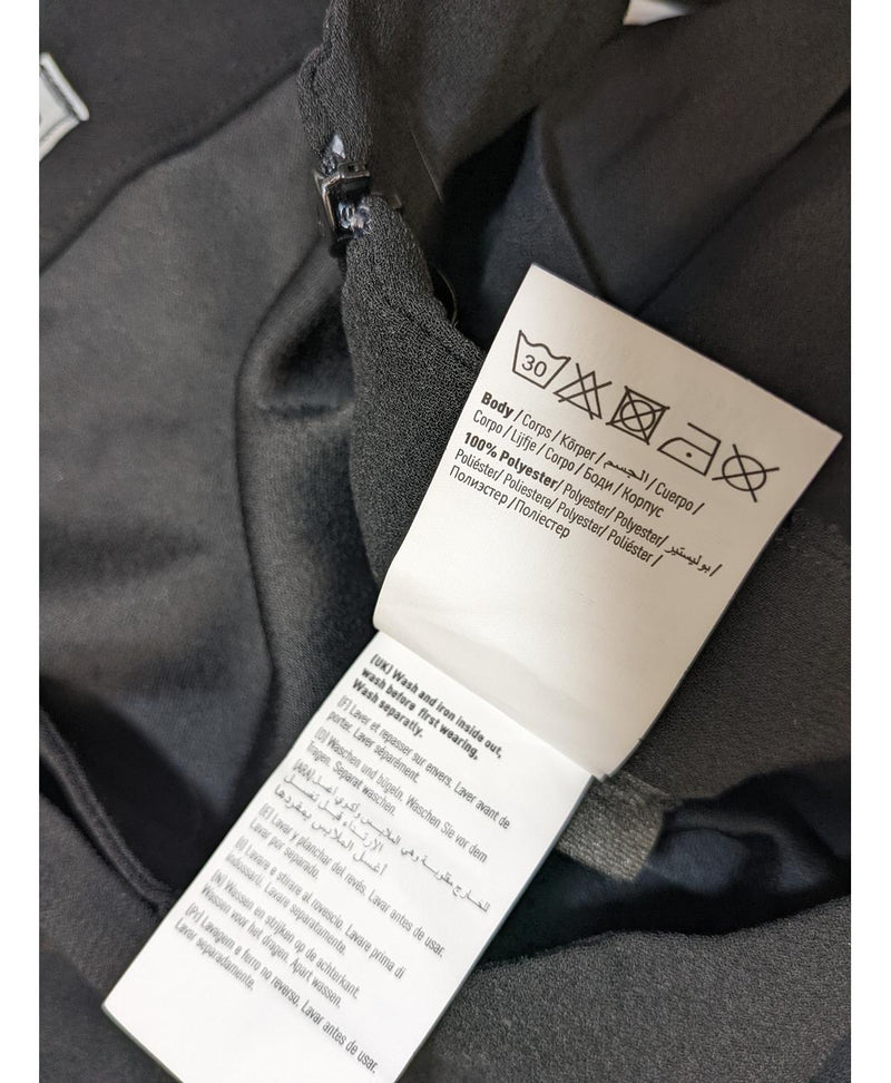 Shopping simplifié avec Once Again pour 540501 : trouvez des pièces uniques en très bon état en quelques clics.