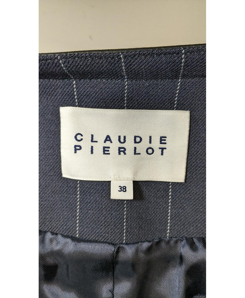 544659 Once Again, la référence de la friperie en ligne pour des achats de vêtements d'occasion sans souci et en état parfait.