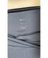 La garantie Once Again : 546581 vêtements d'occasion de marque en état irréprochable.