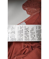 546598 Once Again, la référence de la friperie en ligne pour des achats de vêtements d'occasion sans souci et en état parfait.