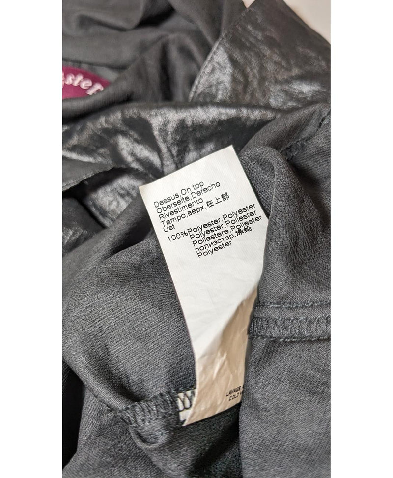 La garantie Once Again : 548608 vêtements d'occasion de marque en état irréprochable.